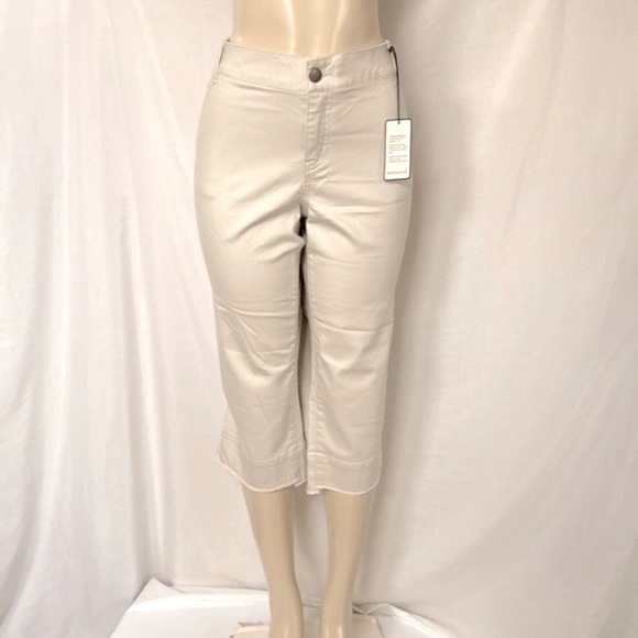 Westbound Woman The Fit Formula Kick Flare Capri Jeans Size 18W Frayed Hems NWT - Picture 2 of 9
